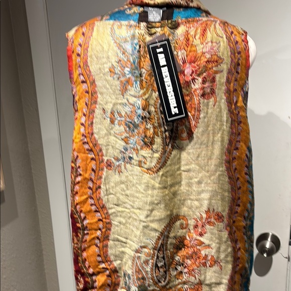 Elegant reversible vest with paisley pattern by ANU - Picture 13 of 16